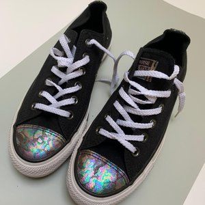 Converse Ladies Running Shoes Size 6